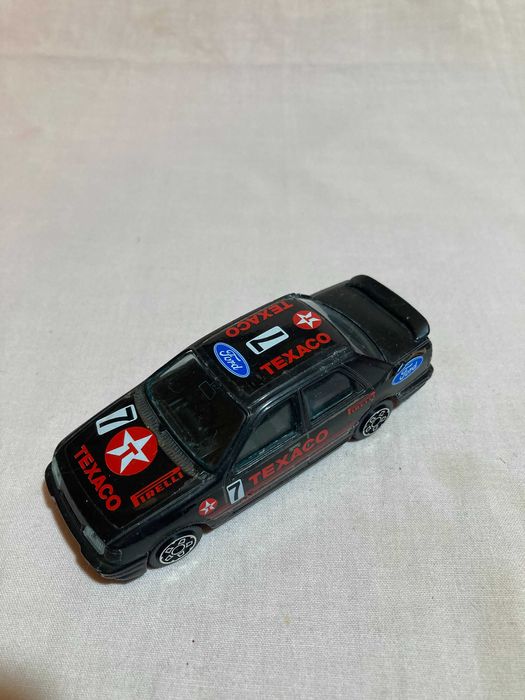 Carrinhos miniatura de exposição, escala 1/43.