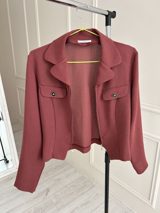 Короткий жакет