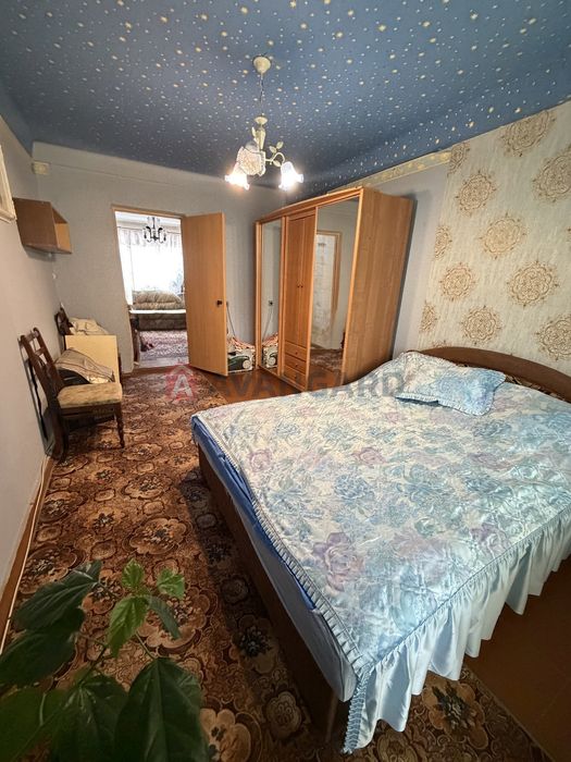 Продам 2-х кімнатну квартиру.