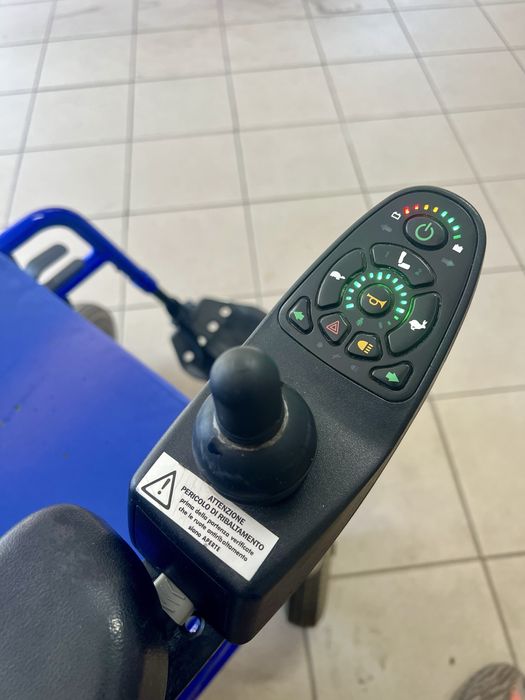 Wózek inwalidzki elektryczny na akumulator - Rocket 2