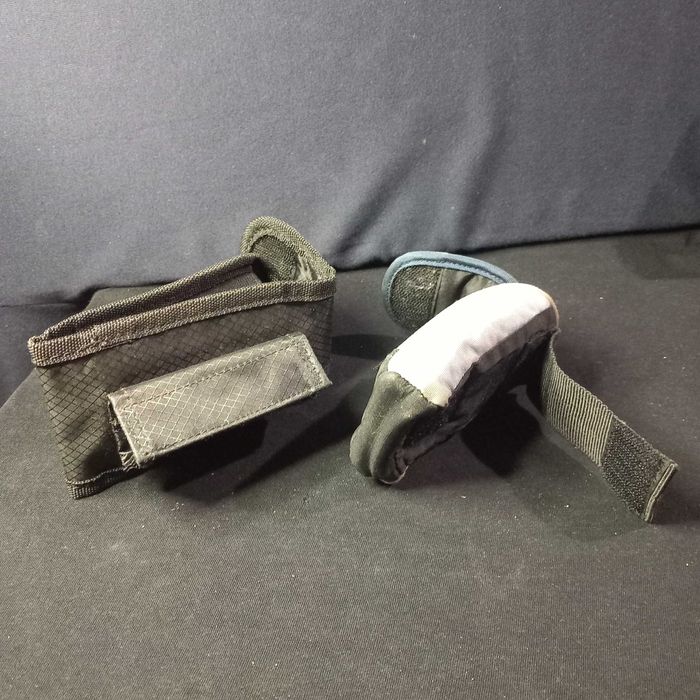 Duas bolsas de cintura