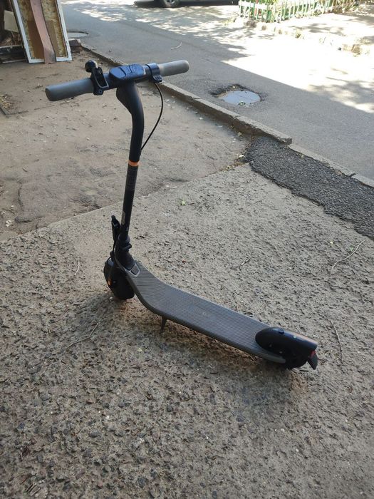 Електросамокат ninebot kickscooter e2