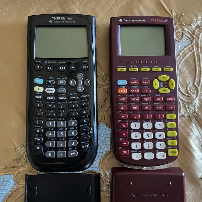 Calculadora gráfica Texas Instruments TI-89 e TI -82 / Iphone