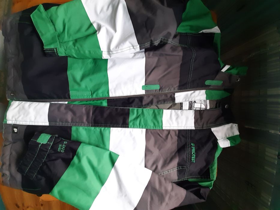 Куртка водонепроникна.