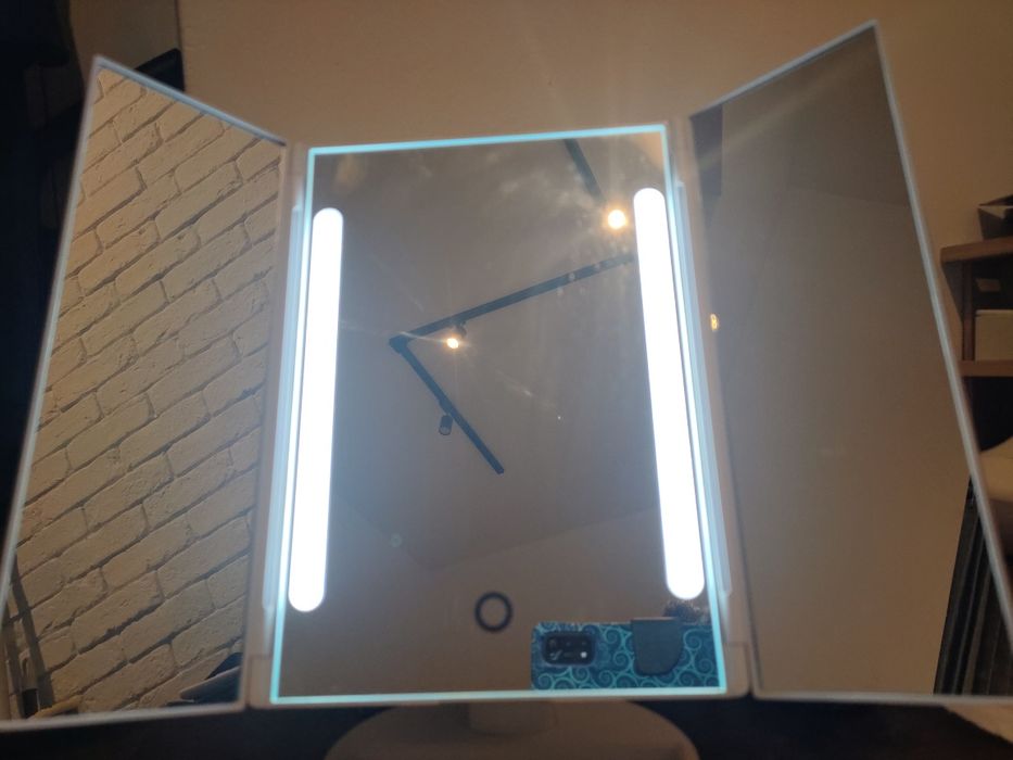 Lusterko podświetlane, składane