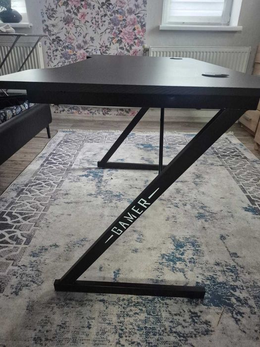 Стіл германський+крісло ігрове