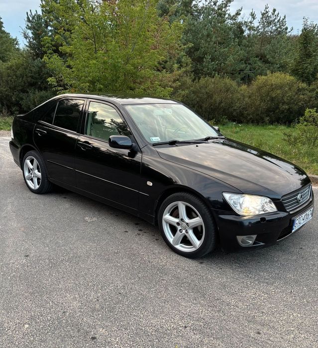 Lexus IS
