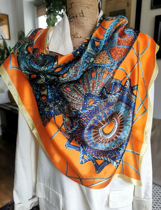 Jedwabna apaszka chusta