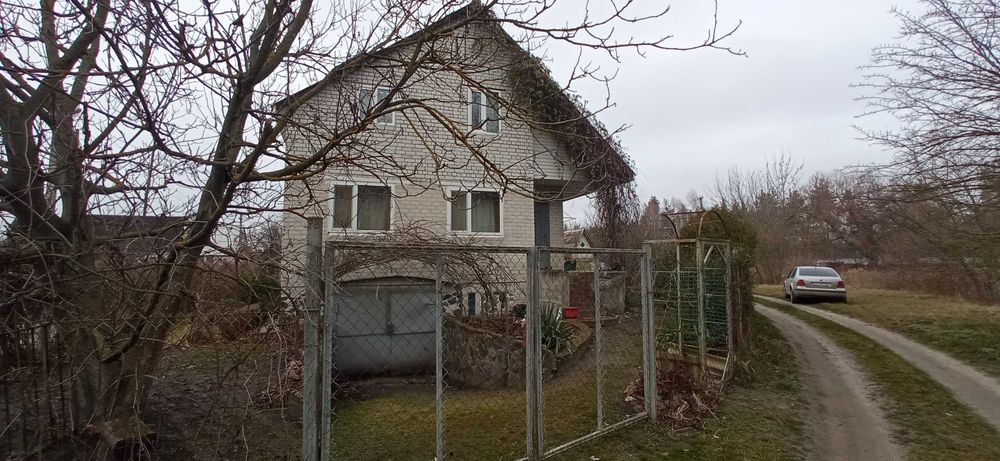 Продаж будинку,дачі