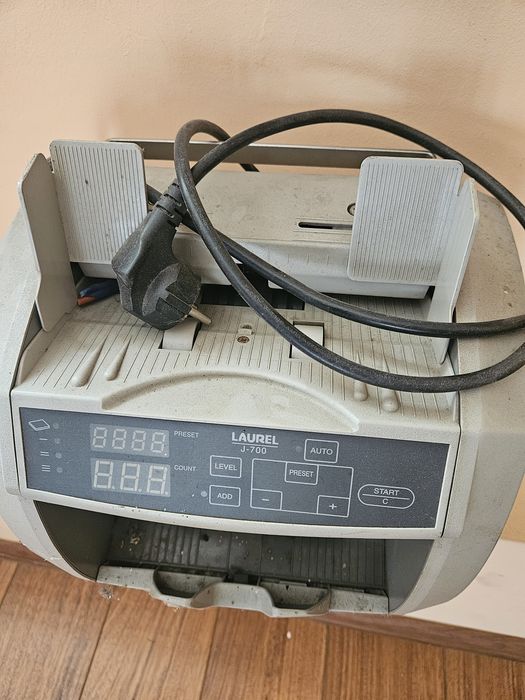 Лічильник купюр Laurel J-700