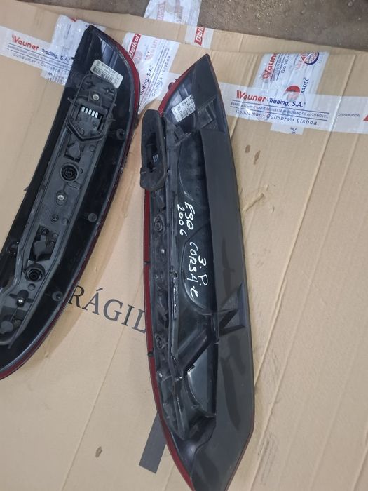 2 Farolins  tras opel corsa C 3 portas ano 2006
