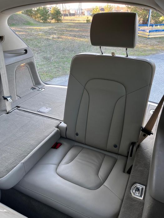 Продам AUDI Q7 2011