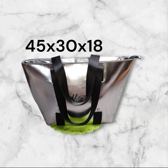 Złota torebka typu shopperka