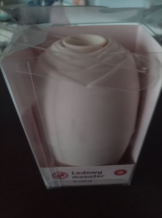 Lodowy masażer do twarzy.