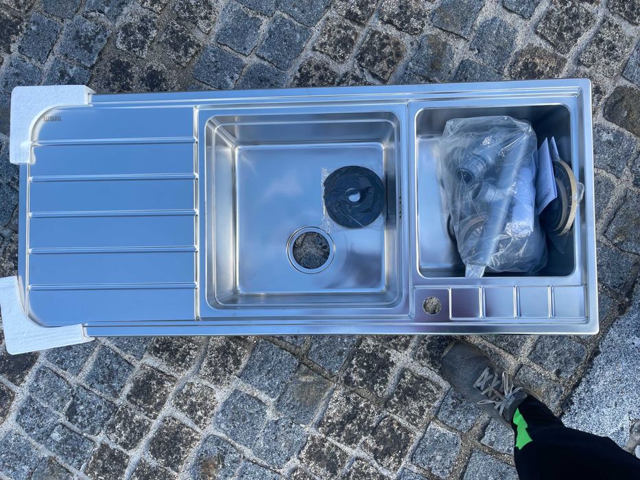 Banca de cozinha nova.