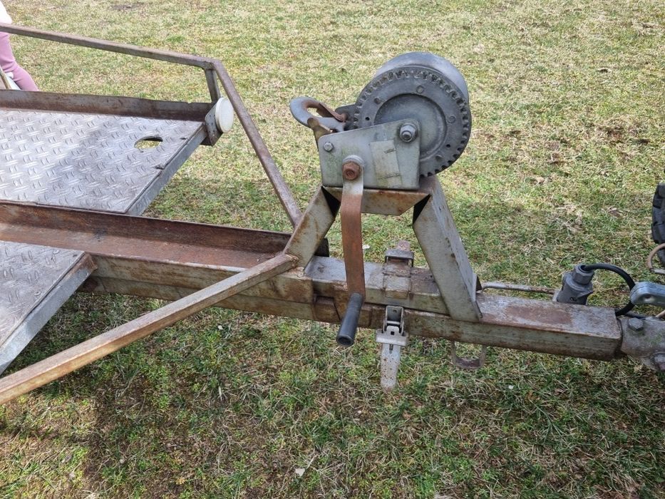 Pozostałości przyczepki platformy