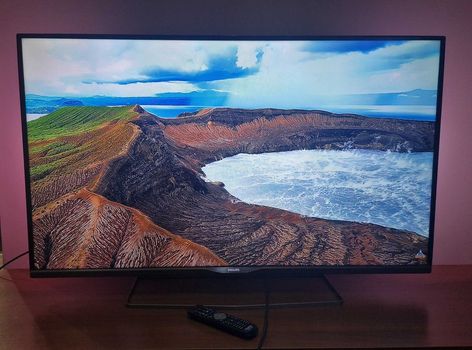Телевізор "47"  PHILIPS 47PFK6309 / Ambilight / 200Гц /