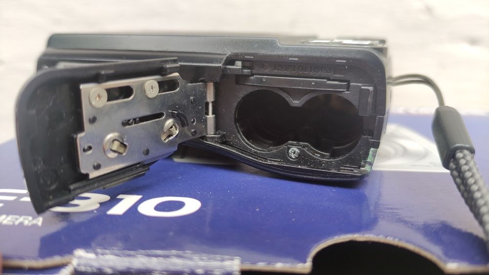 Olympus FE- 310 на частини/відновлення