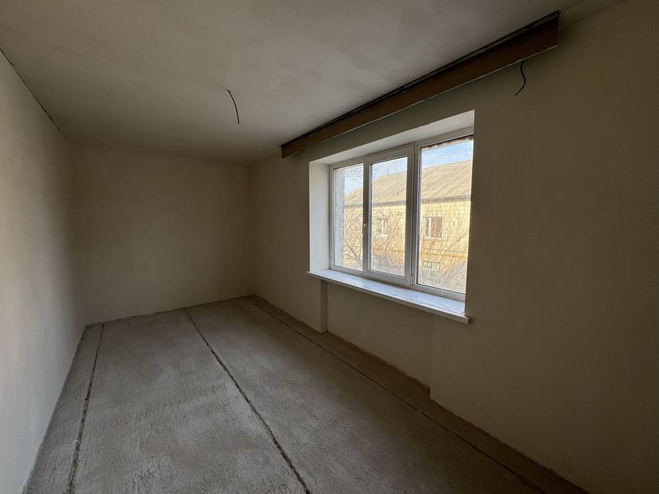 Продам 3-х кімнатну квартиру смт. Семенівка, Полтавська область