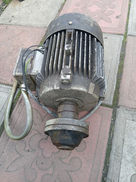 Продам електродвигун сіменс