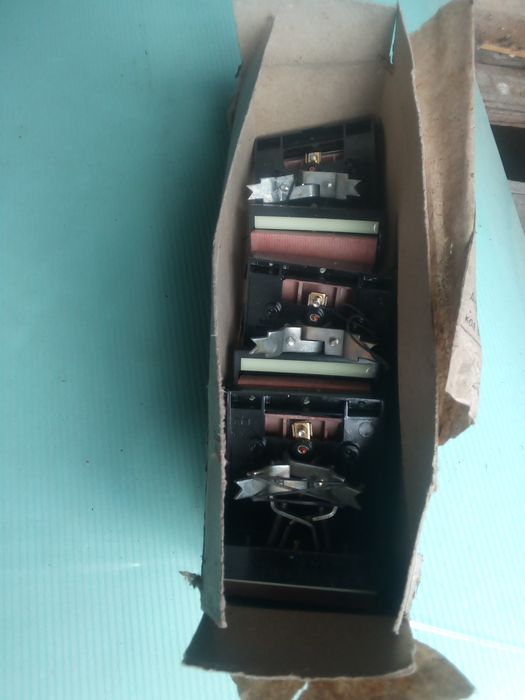 Електро Включателі