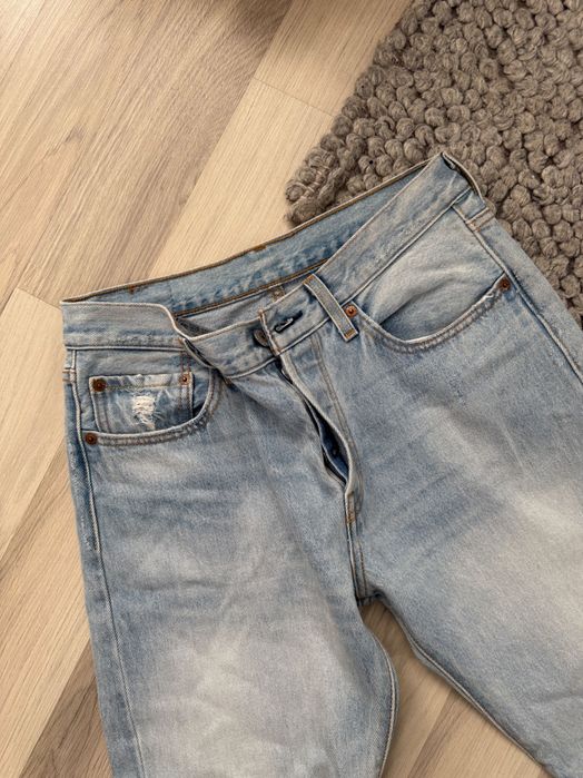 Jeansy Levis 501 jasne