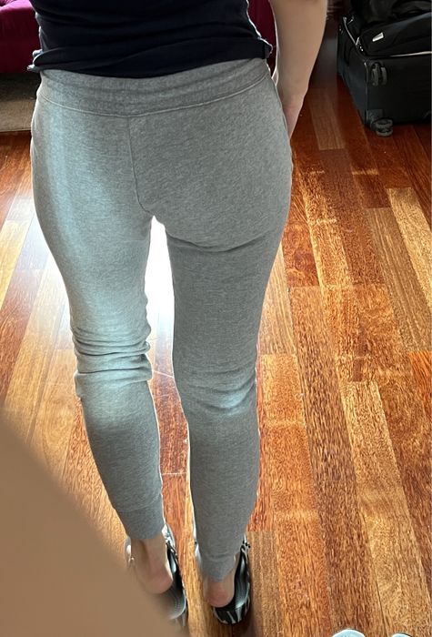 Szare ciepłe dresy slim fit Nike Track & Field