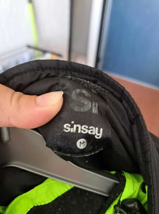 Kurtka Sinsay jesienno-zimowa czapka i szal