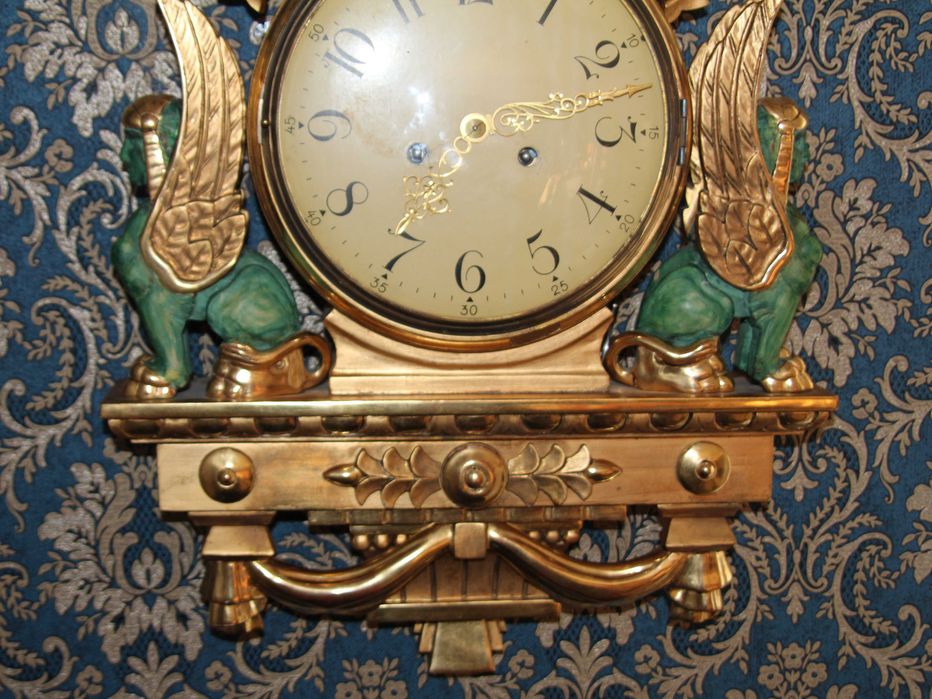 Настінний позолочений годинник , зроблено в Європі,дуже гарний, робочи