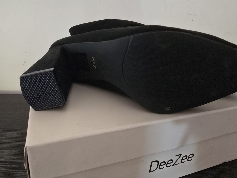 Buty na obcasie DeeZee