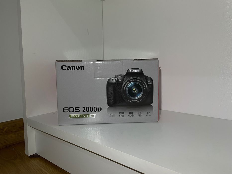 Canon EOS 2000D + lente 18-55mm