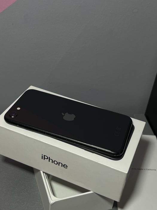 iPhone se 2 2020 128gb black