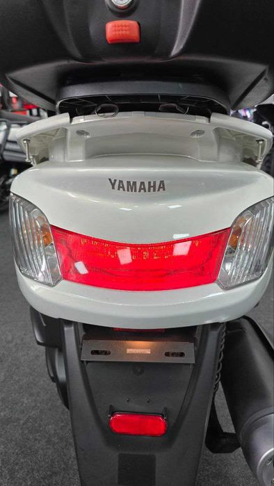 Максі-Скутер Yamaha GRAND Majesty 250 SG15J