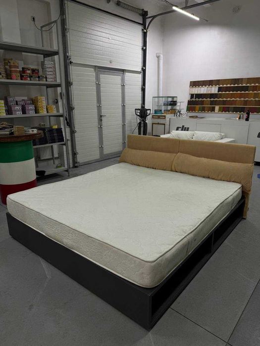 Ліжко з матрасом