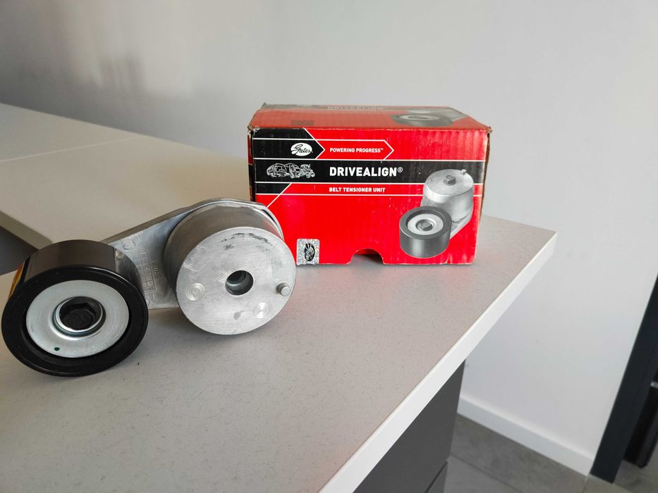 Napinacz paska wielorowkowego Volvo FM