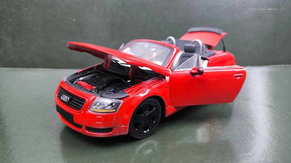 Модель 1:18 Audi TT Roadster, Maisto, Thailand