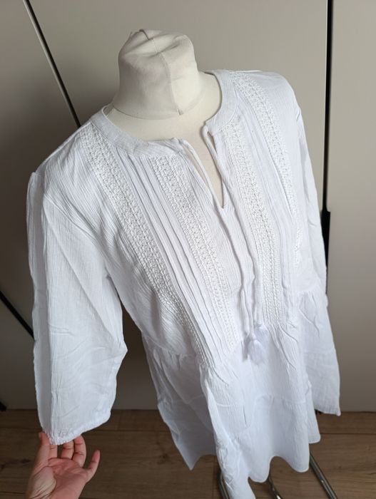 Sukienka biała w stylu boho bawełniana rozkloszowana