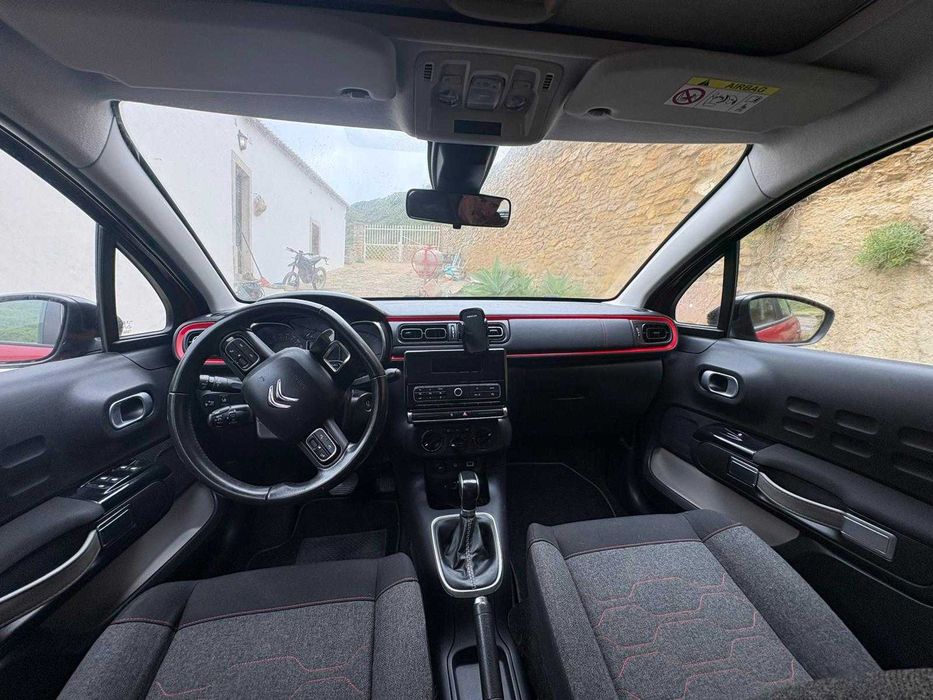 Citroën C3 1.2 PureTech Automático | Teto panorâmico | Engate de reboque