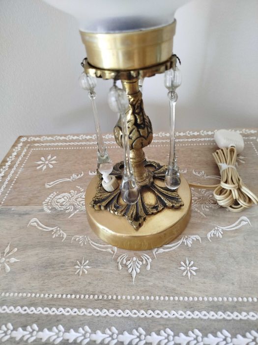 Antigo Candeeiro de Mesa, muito elegante