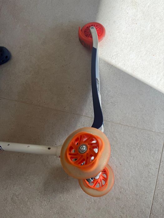Trotinete criança com 3 rodas (com luzes)