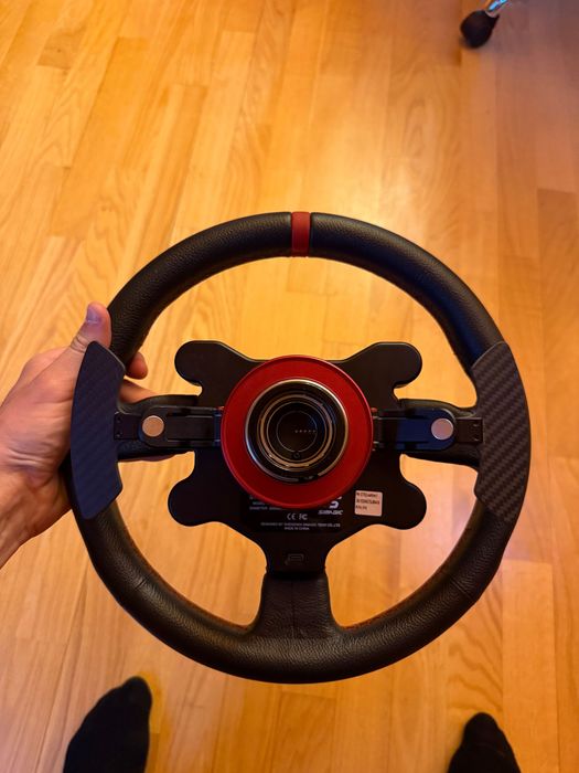 Simagic GTS kierownica uszkodzona