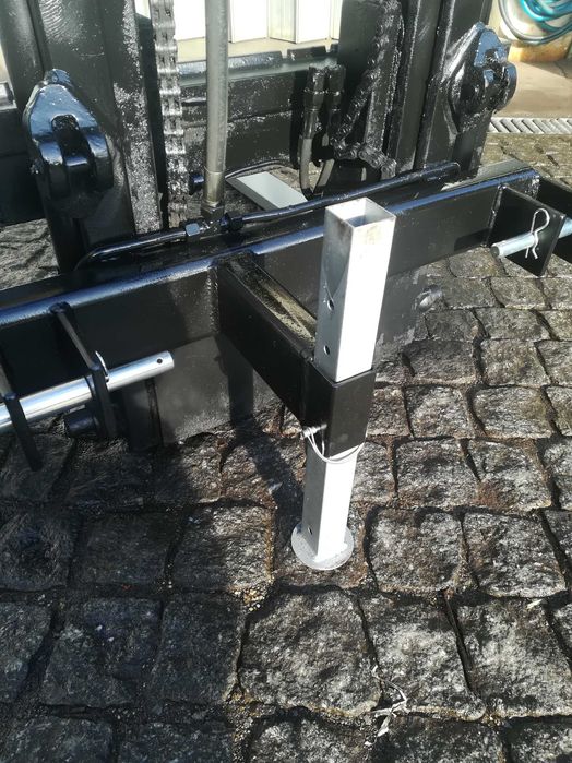 Torre empilhador para trator com deslocamento