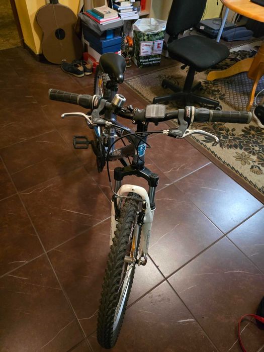 Rama aluminiowa Laguna, koła 24 cale, 24 biegi, stan doskonały