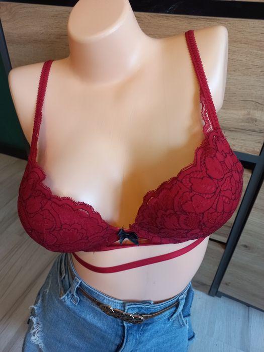 Biustonosz czerwony 75B