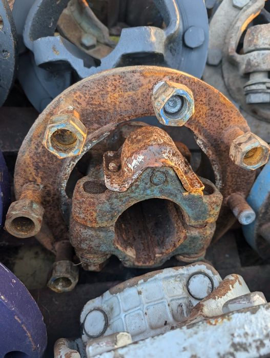 Ступиця МтЗ МТЗ 892 1025 1221 1523 ПІВВІСЬ Чулок Ось Ступіца МТЗ міст