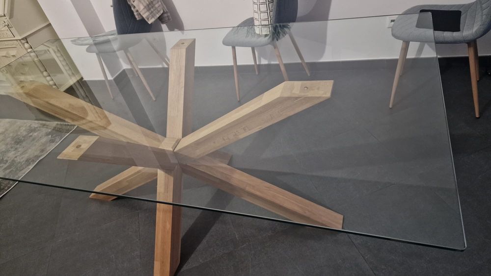 Mesa de jantar em vidro