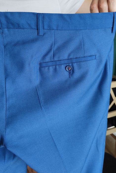 Niebieski garnitur męski Lavard