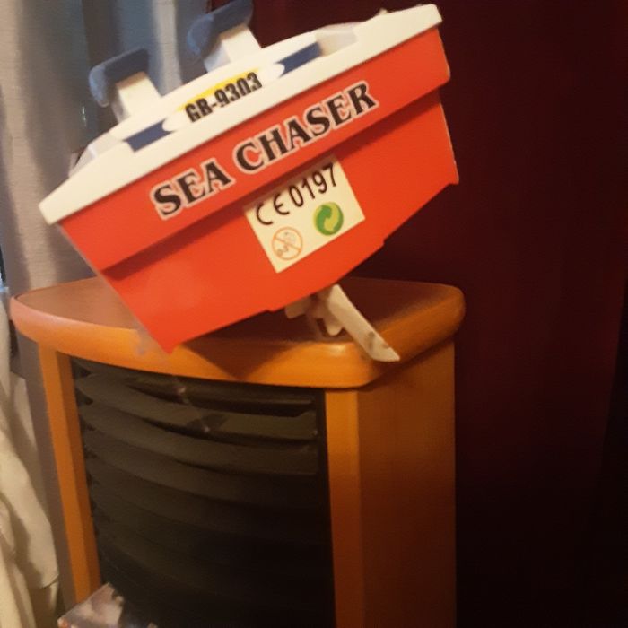 Катер с управлением без пульта