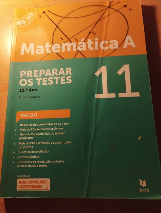 Livro "Preparar os testes" de matemática de 11° ano