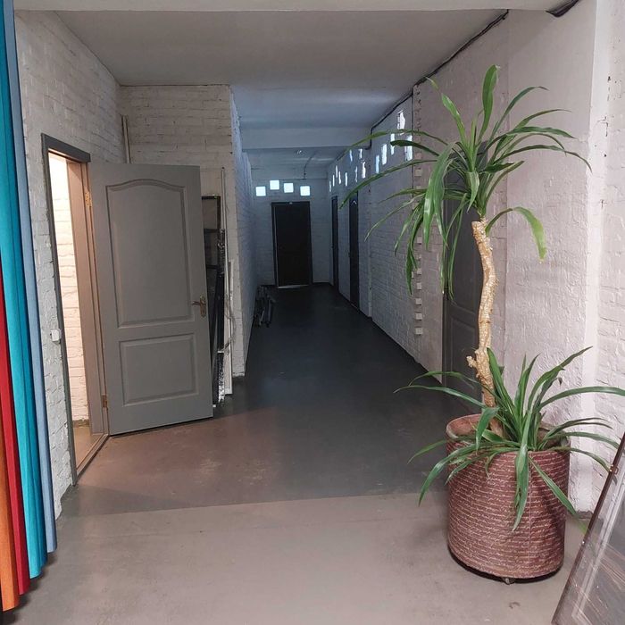 Приміщення вільного призначення/офіс/сервіс-центр 18/28/86 м.кв